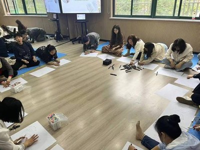 以手繪心，共繪網(wǎng)谷新畫卷——美美與共社會(huì)服務(wù)站與瑤海產(chǎn)投攜手開展繪畫技術(shù)咨詢活動(dòng)